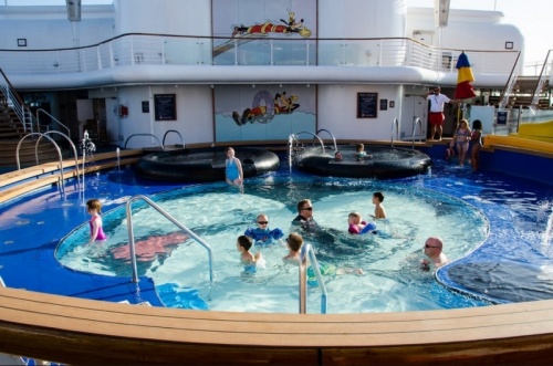 Бассейн Mickey’s Pool