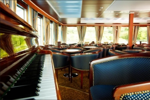 Музыкальный салон