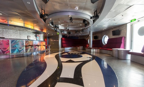 Клуб для детских игр и дискотека для подростков