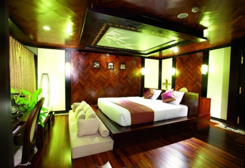 Сьют с окном и балконом